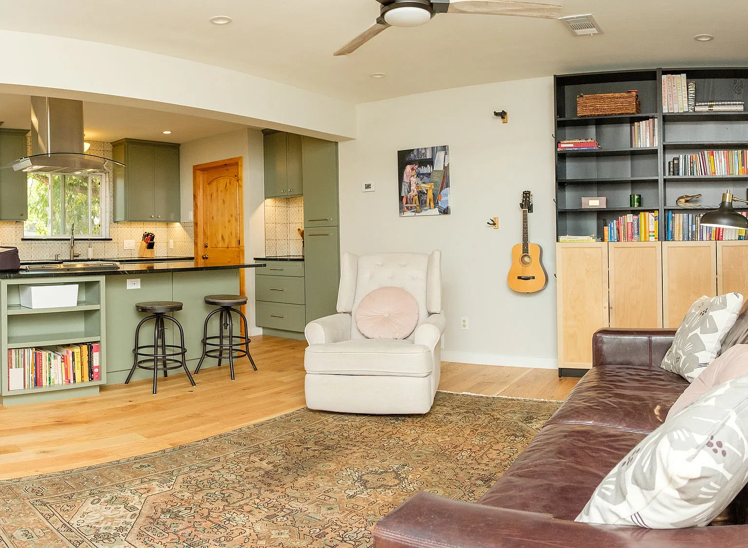 3 bed, 1700 sqft, $3,250 — Photo 1
