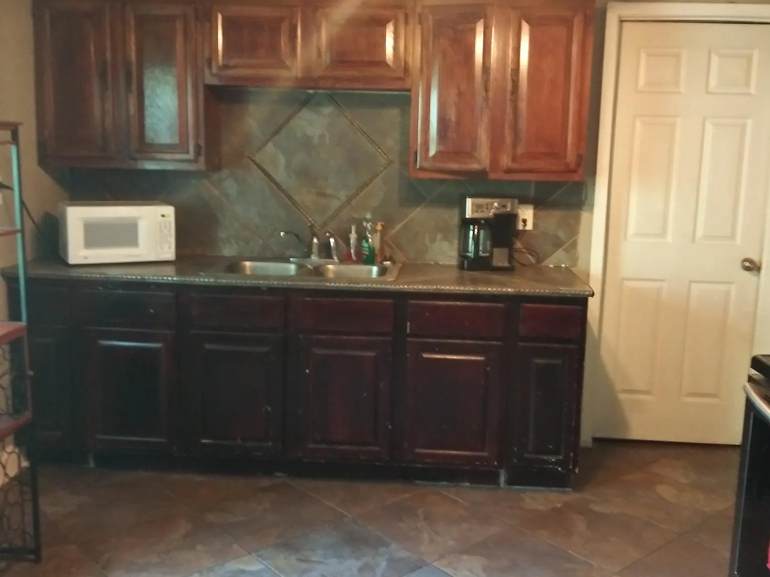 3 bed, 2100 sqft, $1,550 — Photo 3