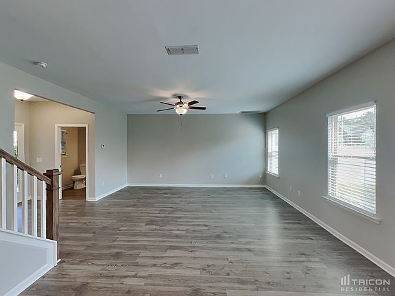 3rd image of 203 Eusa Cantrell Ln