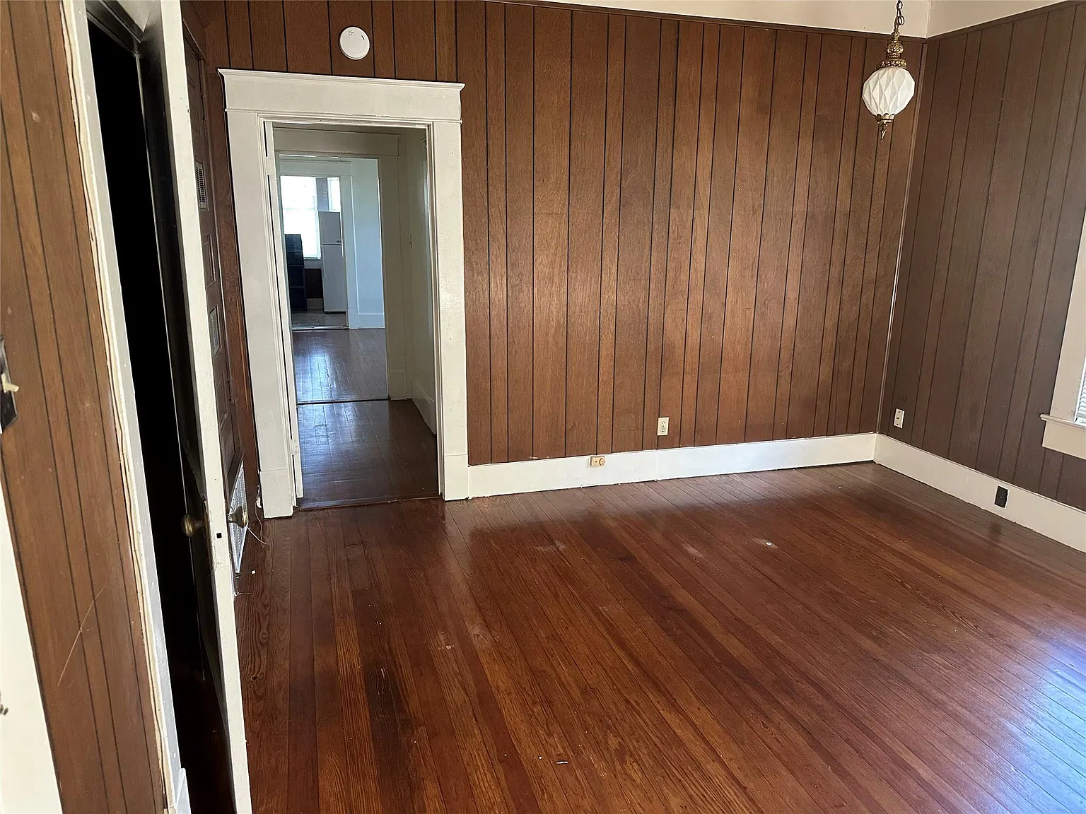 610 W Odell St — Photo 4