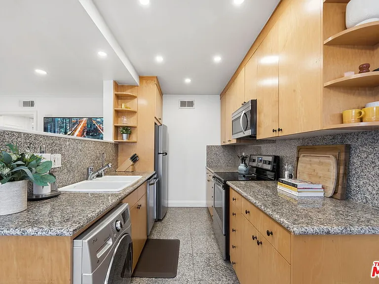 11718 Darlington Ave #7 — Photo 7