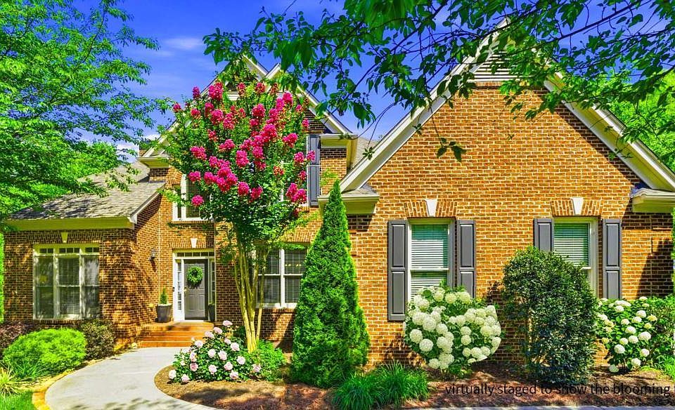 1st image of 404 Laurel Park