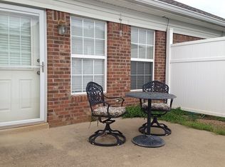 8530 Applegate Village Dr, Louisville, KY 40219