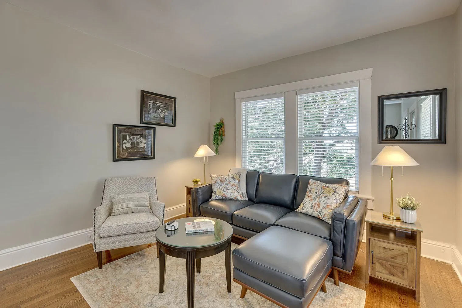 2 bed, 1.0 bath, 1399 sqft, $3,183 — Photo 2