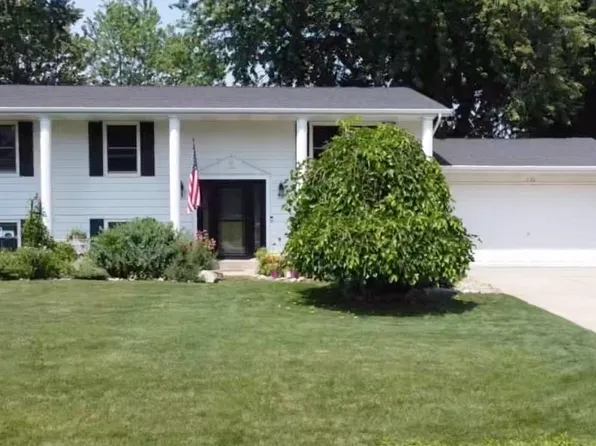 4192 Thornhill Dr, Crown Point, IN 46307