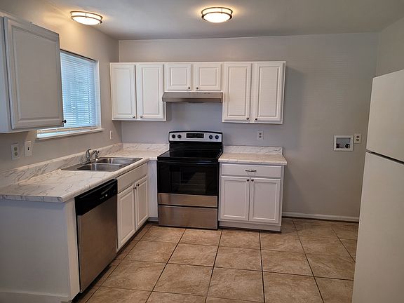 3rd image of 1121 Matthew Henson St #1