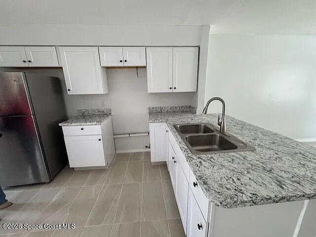 647 School St — Photo 3