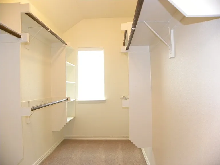 4664 Perthshire Ct — Photo 23