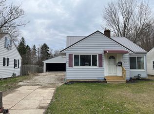8391 Columbia Rd, Olmsted Falls, OH 44138
