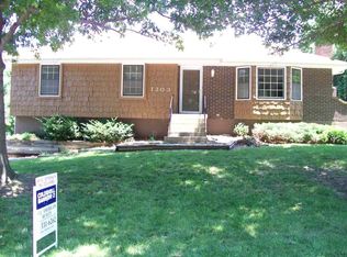 1303 SW Walnut St, Lees Summit, MO 64081