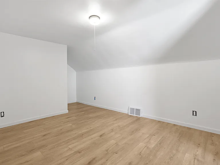 18601 Harlan Dr — Photo 24