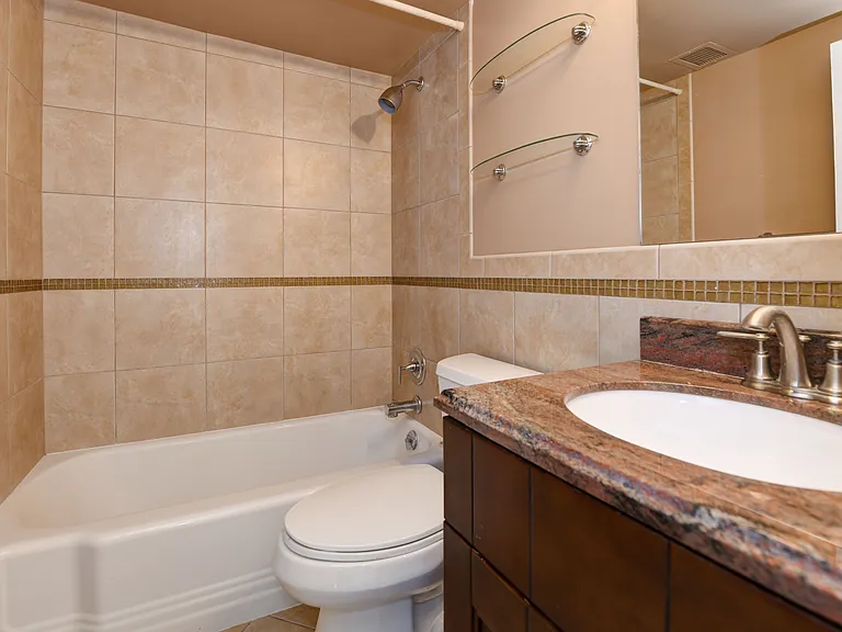 1620 E Broad St #402 — Photo 26