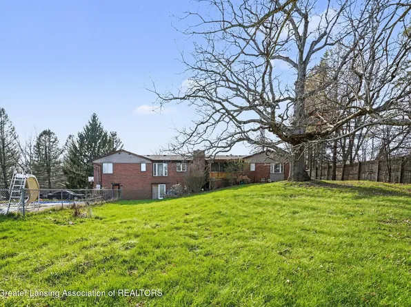 15020 Howlett Rd, Gregory, MI 48137