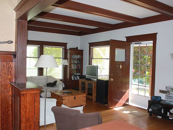Box beam ceilings. Original woodwork.