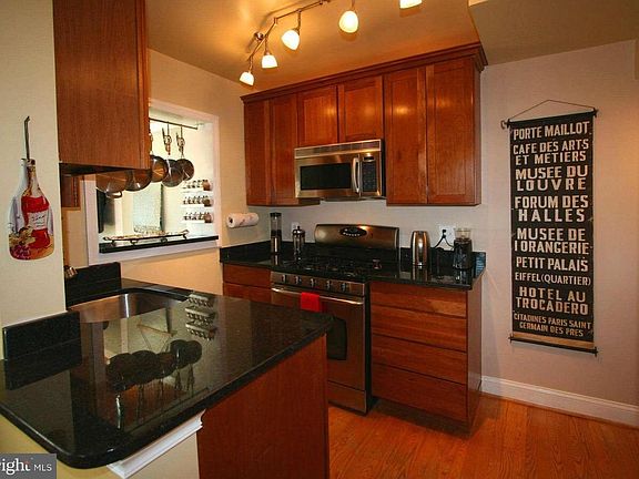 5th image of 2709 Fairhaven Ave