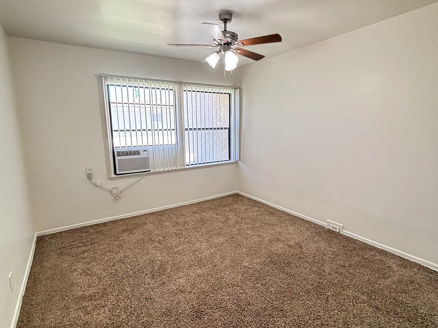 1 bed, 700 sqft, $1,600 — Photo 4