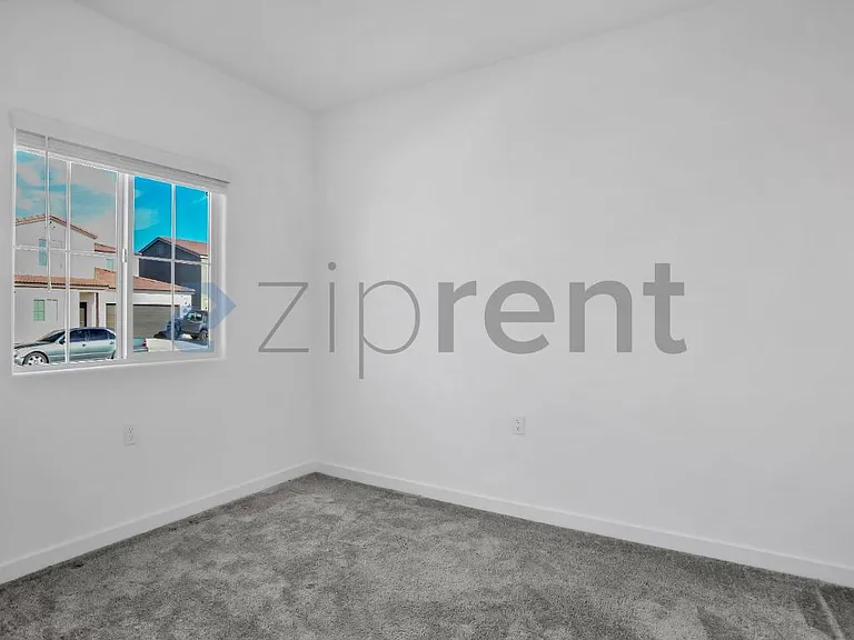 3396 N Vaughan Ave — Photo 6