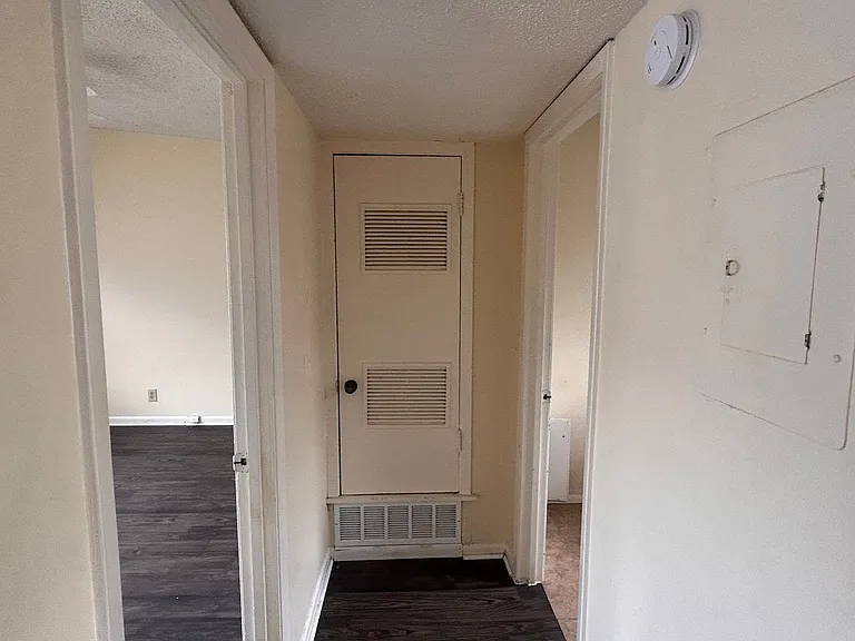 2408 Longview St — Photo 10