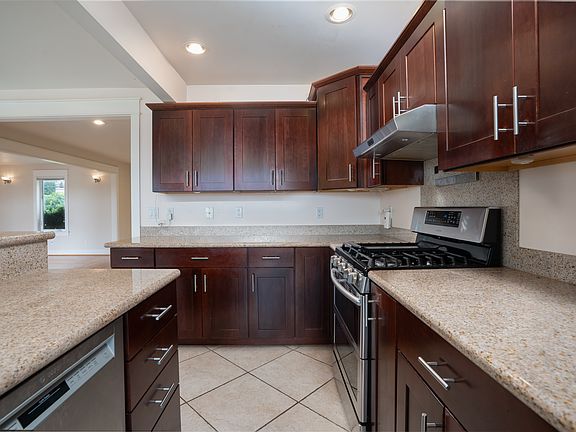 3rd image of 3107 N 31st St