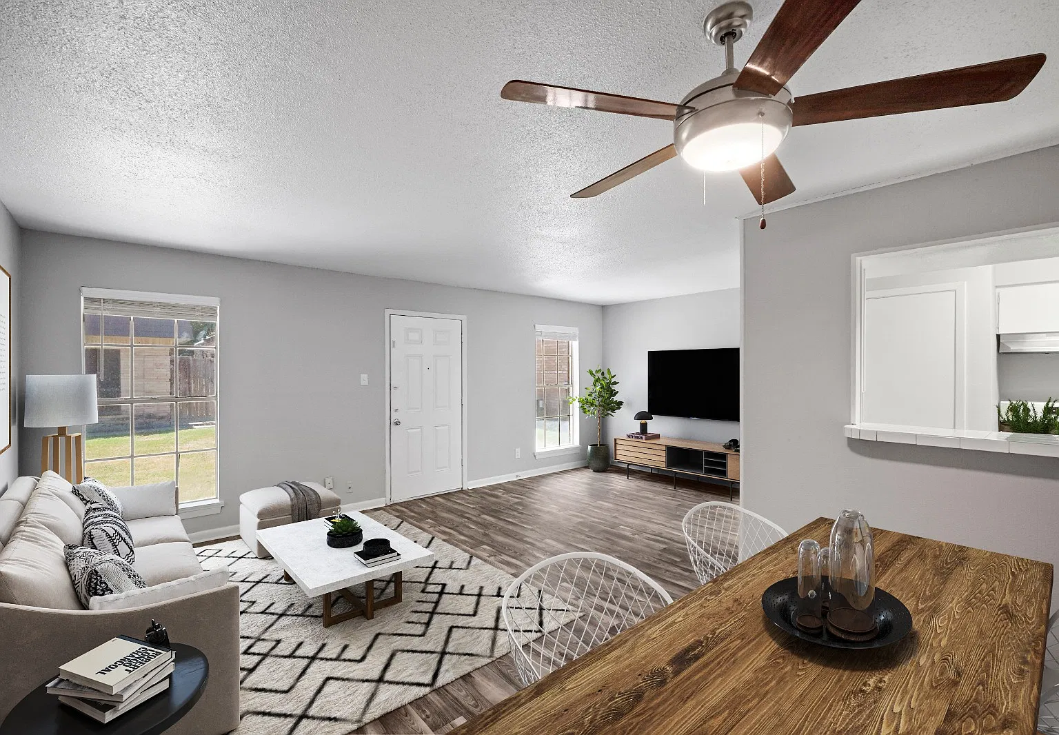 Alameda Apartments — Photo 2