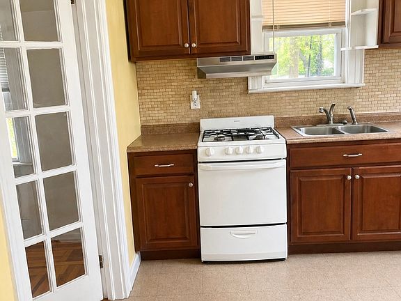 2nd image of 50 N Clinton Ave APT 2