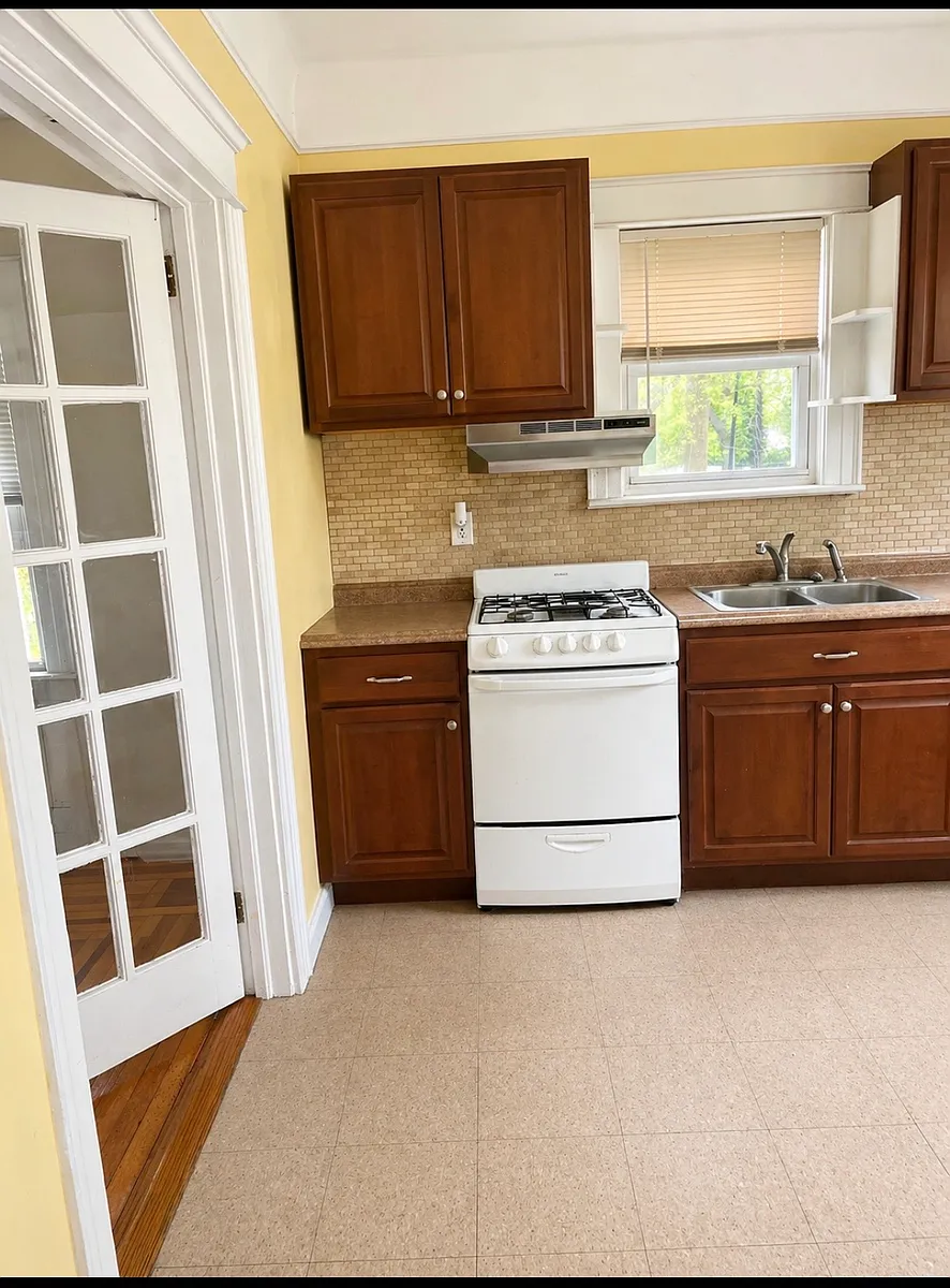 Building Photo - 50 N Clinton Ave #2