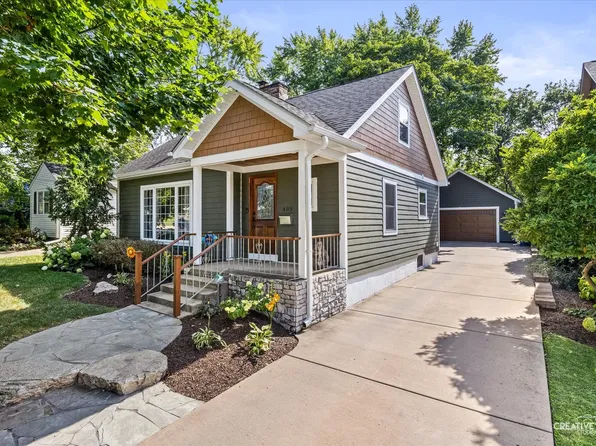 403 S 13th Ave, St Charles, IL 60174