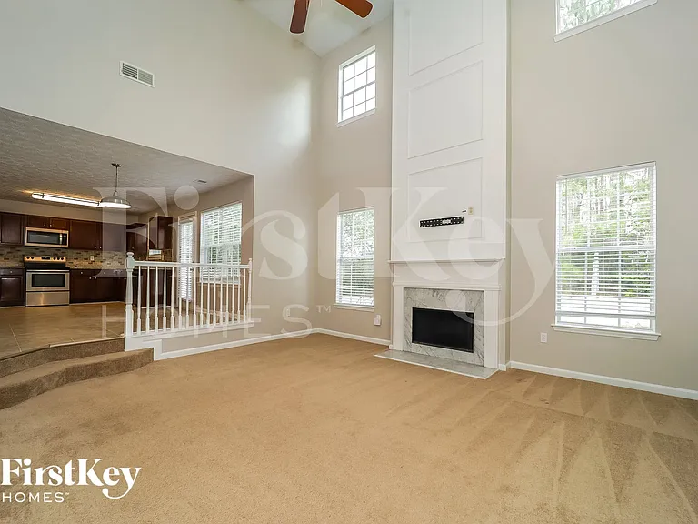 5719 Graywind Trl — Photo 2