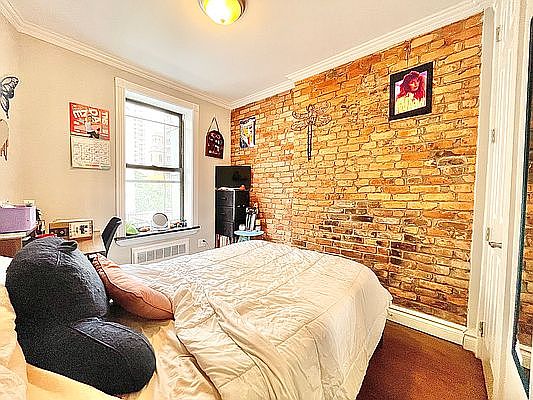 4th image of 231 E 29th St APT 3