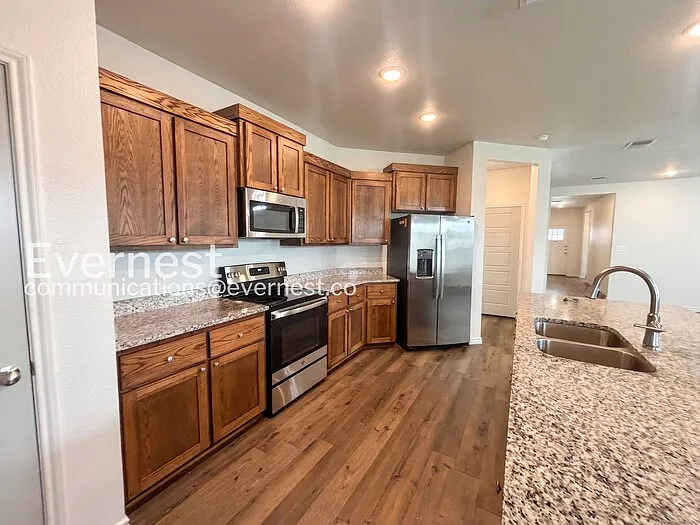 870 Freedom Cir — Photo 4