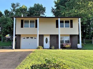 2885 Patti Ln, High Ridge, MO 63049