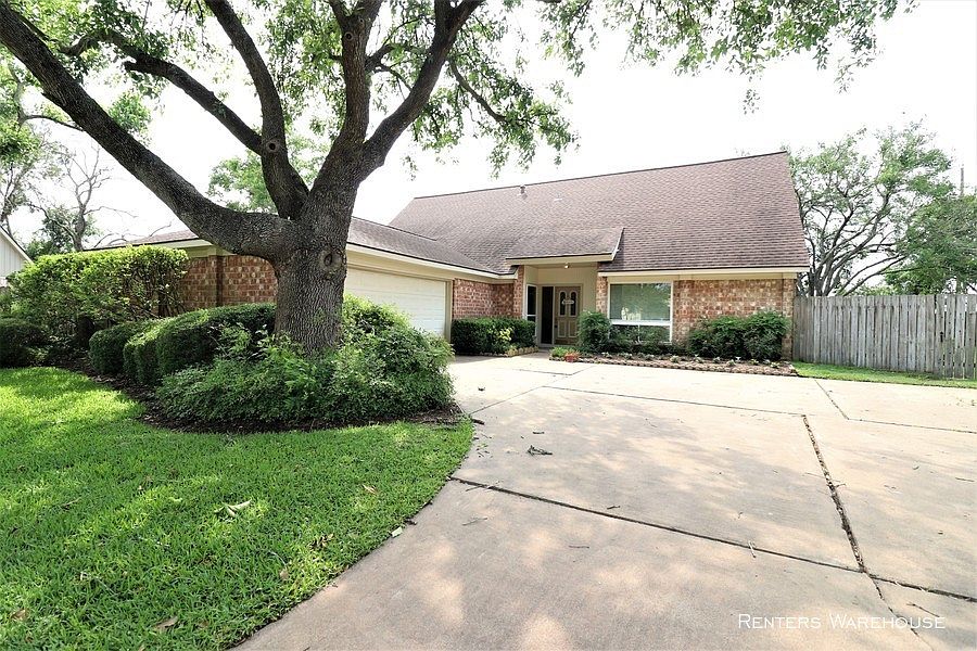 1st image of 606 Park Leaf Ln