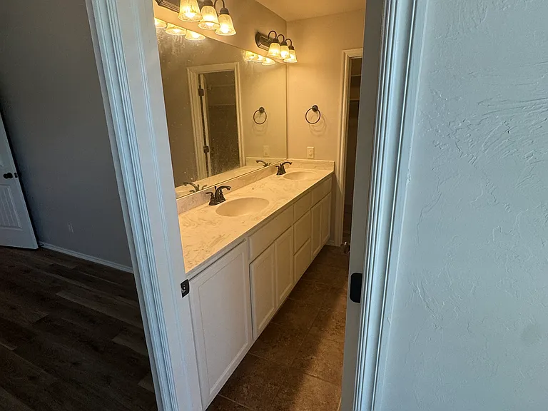 4408 Brooklyn Ave — Photo 15