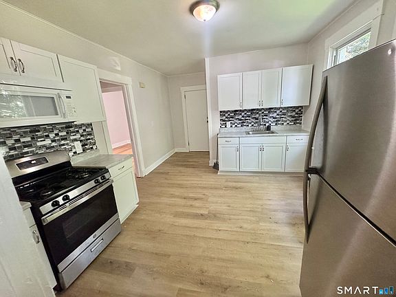2nd image of 65 Lilac St Floor 1