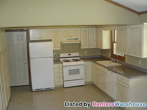 2nd image of 15823 Nowthen Blvd NW