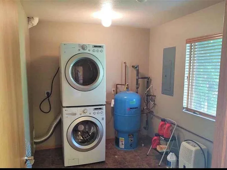 20766 Cedar St #B — Photo 2