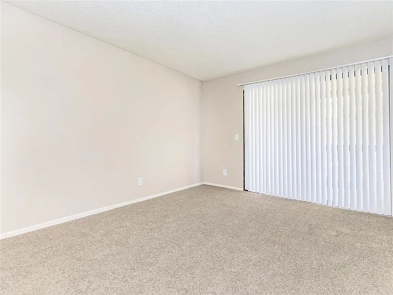 Carmel Apartments — Photo 16
