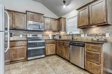 12421 Edison Dr — Photo 4