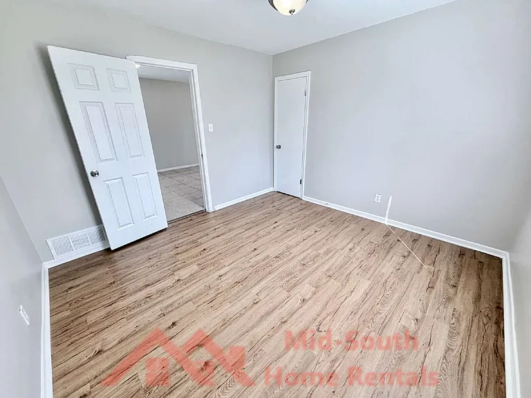 1549 Patton St — Photo 17