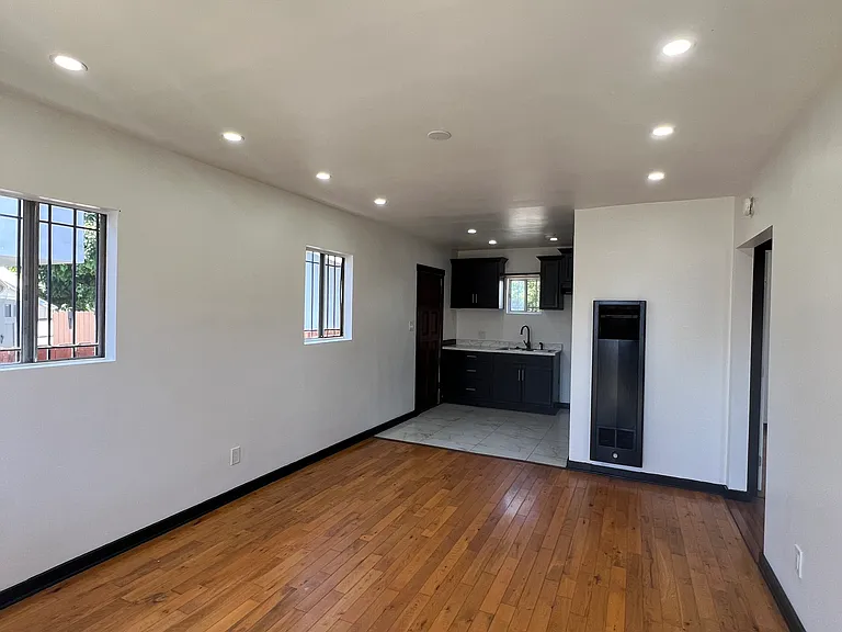421 E Century Blvd #1 — Photo 12