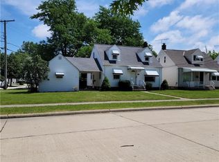 859 E 210th St, Euclid, OH 44119