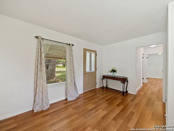 4th image of 146 McDougal Ave