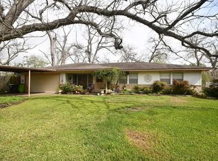 607 Riveredge Dr, Richmond, TX 77406
