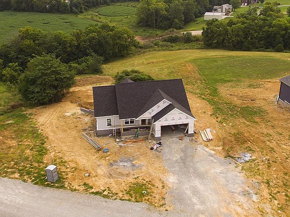 3rd image of 20 Ford Ct