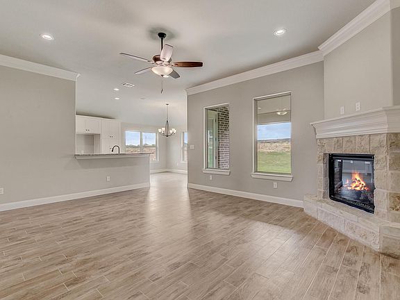 4th image of 239 Jacinth Ln