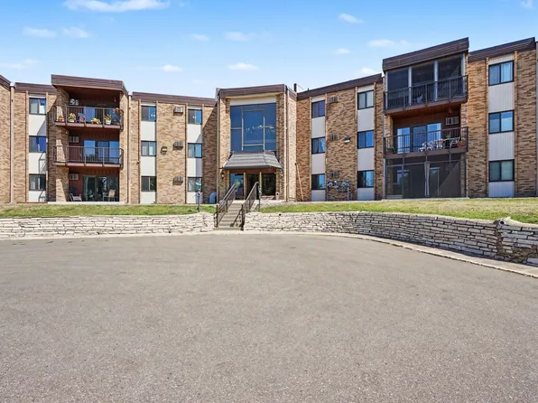 2700 Oxford St N APT 154, Roseville, MN 55113