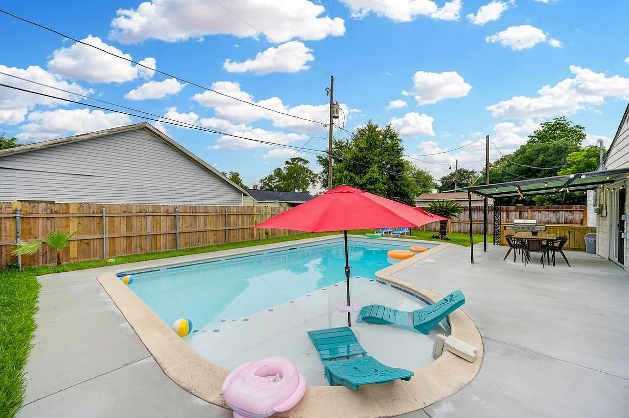 5 bed, 3.0 bath, 1918 sqft, $5,999 — Photo 1