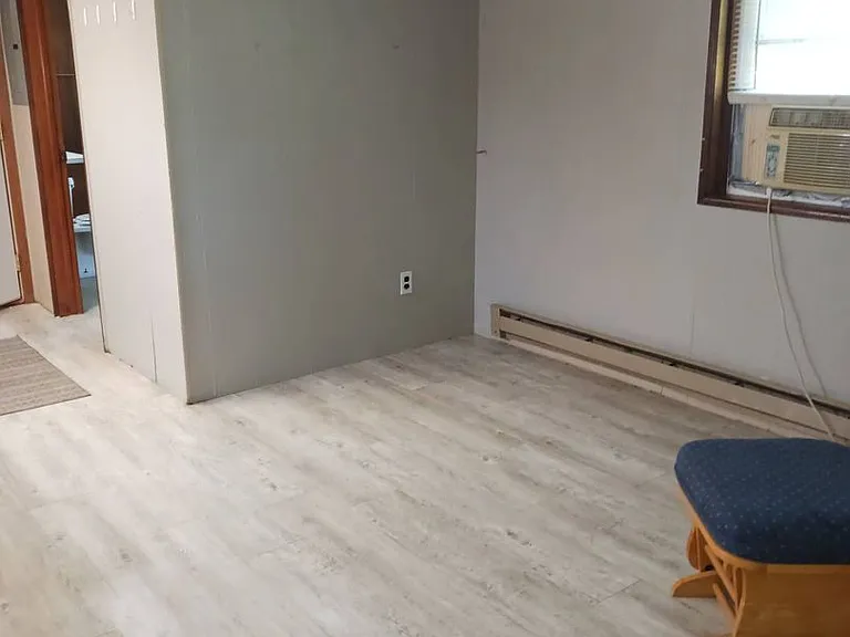 300 Norway Ave — Photo 1