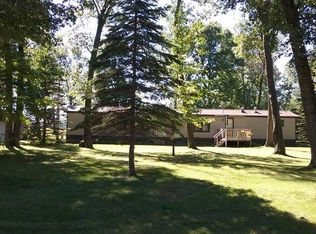 E2577 Lindee Ln, Waupaca, WI 54981