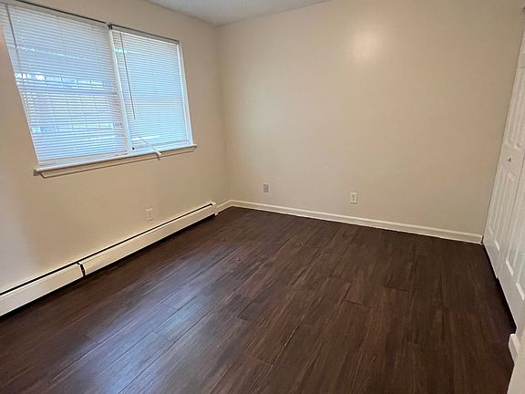4th image of 60 Catherine St APT 1